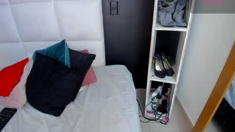 Gigi  online show from April 2, 4:21 am