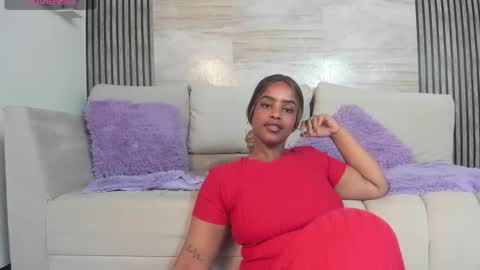 Snapshot of gigi_mane chatting on December 3, 1:35 am gigi_mane online show from December 3, 1:35 am