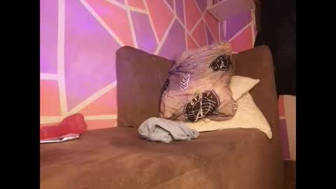 Snapshot of gigi_squirt chatting on September 17, 6:53 pm gigi_squirt online show from September 17, 6:53 pm