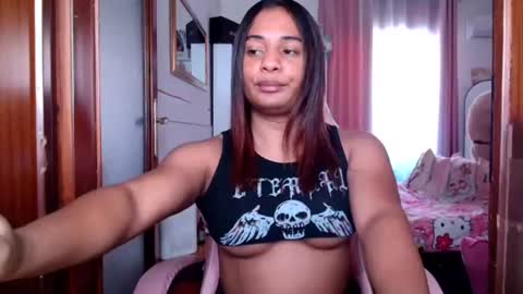 gigifooxy online show from August 1, 9:08 am