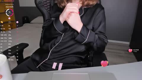 gigihadd online show from March 2, 4:14 pm