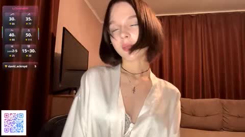 Molly online show from October 17, 8:00 pm