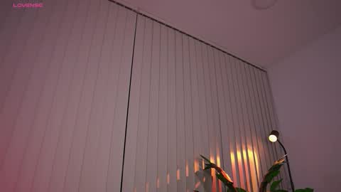 Snapshot of gigilee_ chatting on September 11, 12:55 am GIGI online show from September 11, 12:55 am