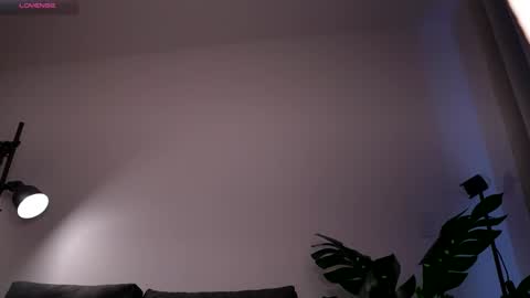 GIGI online show from November 14, 12:37 pm