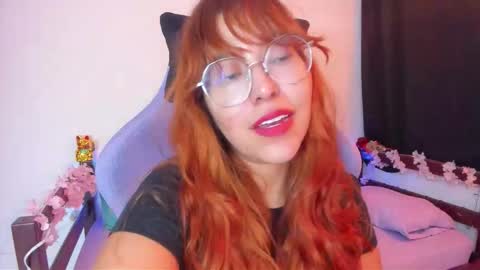 Snapshot of gigimooon chatting on November 3, 12:46 am gigimooon online show from November 3, 12:46 am