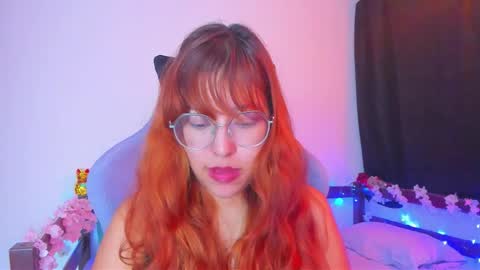 Snapshot of gigimooon chatting on November 4, 1:27 am gigimooon online show from November 4, 1:27 am