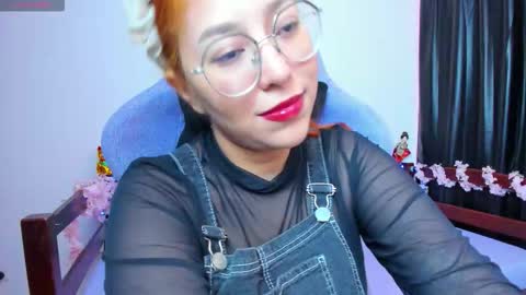 gigimooon online show from February 15, 11:01 pm