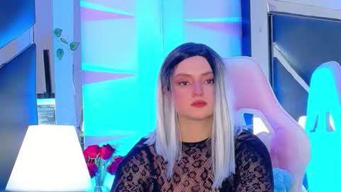 Snapshot of giigii_hadid chatting on February 21, 9:27 pm Giigii online show from February 21, 9:27 pm