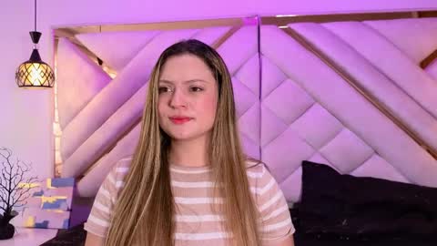 Snapshot of giigii_hadidd chatting on April 10, 5:50 pm Giigii Hadid online show from April 10, 5:50 pm