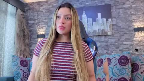 Snapshot of giigii_hadidd chatting on April 11, 8:02 pm Giigii Hadid online show from April 11, 8:02 pm