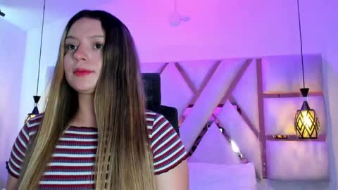 Snapshot of giigii_hadidd chatting on April 22, 7:48 pm Giigii Hadid online show from April 22, 7:48 pm