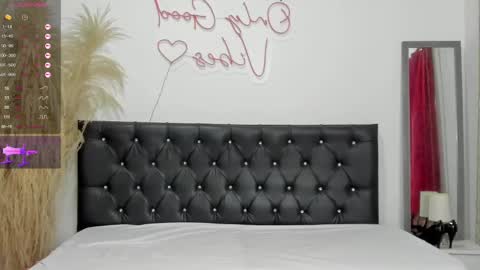 pamela online show from January 4, 9:09 pm