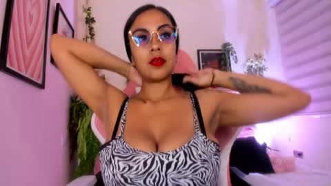Snapshot of giisell chatting on May 9, 12:32 pm giisell online show from May 9, 12:32 pm