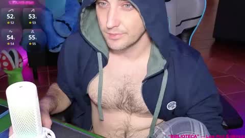 Snapshot of gil_gamesh2nd chatting on May 13, 5:27 am Mirko online show from May 13, 5:27 am