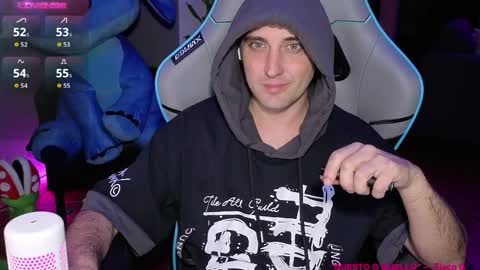 Snapshot of gil_gamesh2nd chatting on May 22, 7:08 pm Mirko online show from May 22, 7:08 pm