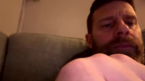 Snapshot of gilbertinio chatting on February 4, 10:24 pm Gilbert online show from February 4, 10:24 pm