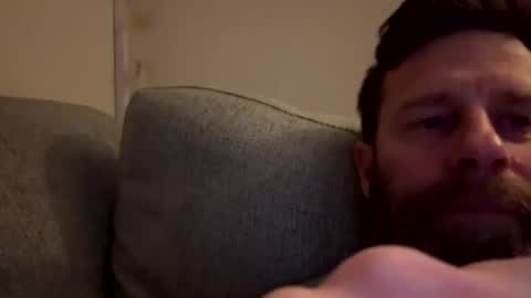 Snapshot of gilbertinio chatting on February 1, 11:47 pm Gilbert online show from February 1, 11:47 pm