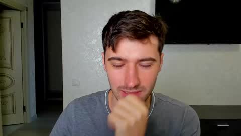 Snapshot of gilbertogonzales chatting on March 2, 5:01 am gilbertogonzales online show from March 2, 5:01 am