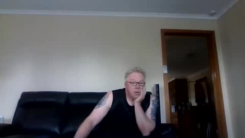 gimmmieoooo online show from September 14, 3:16 am