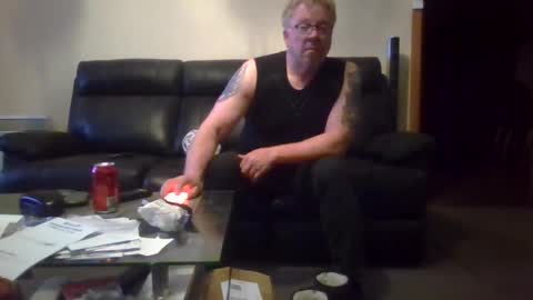 gimmmieoooo online show from October 10, 8:57 am