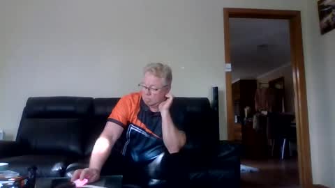 Snapshot of gimmmieoooo chatting on April 15, 5:47 am gimmmieoooo online show from April 15, 5:47 am