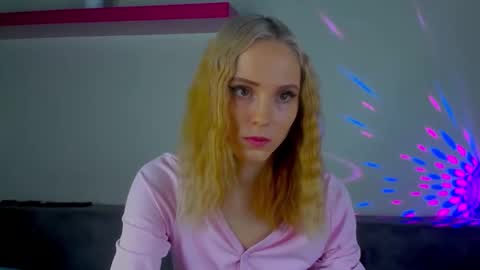 Gina online show from December 22, 11:07 am