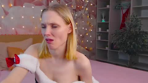 Gina online show from December 21, 11:11 am