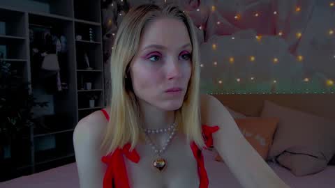 Gina online show from December 29, 8:44 am