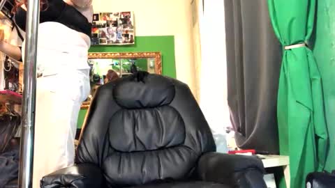 GinaGender online show from November 8, 10:26 am