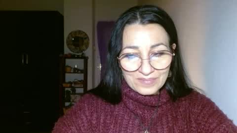 GinaONeon online show from December 18, 11:30 pm