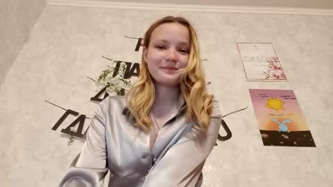 Snapshot of ginger_anna_est chatting on May 19, 5:08 pm Ginger Anna online show from May 19, 5:08 pm