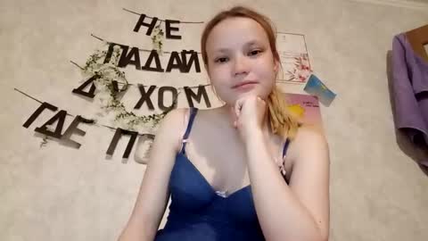 Snapshot of ginger_anna_est chatting on May 22, 8:14 pm Ginger Anna online show from May 22, 8:14 pm