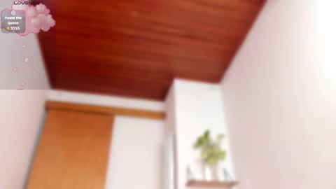 Julie online show from April 8, 3:50 am