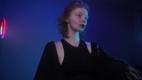 Snapshot of ginger_hugs chatting on October 8, 10:07 pm im expecting 350 thumbs up on my altar online show from October 8, 10:07 pm