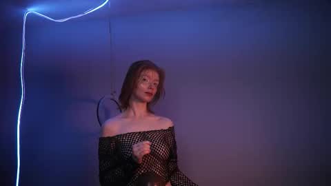 Snapshot of ginger_hugs chatting on November 5, 10:21 pm im expecting 350 thumbs up on my altar online show from November 5, 10:21 pm