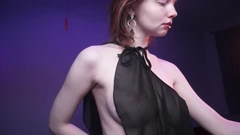 Snapshot of ginger_hugs chatting on November 14, 10:07 pm im expecting 350 thumbs up on my altar online show from November 14, 10:07 pm