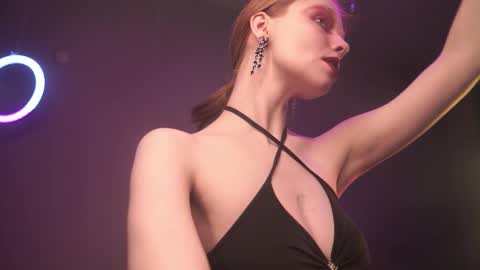        im expecting 350 thumbs up on my altar   online show from January 9, 10:11 pm