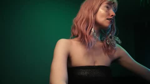        im expecting 350 thumbs up on my altar   online show from March 8, 10:02 pm