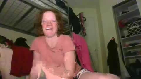 Snapshot of ginger_unicorn21 chatting on February 3, 4:14 am ginger_unicorn21 online show from February 3, 4:14 am