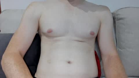 Snapshot of gingeraxel chatting on July 28, 9:47 pm gingeraxel online show from July 28, 9:47 pm