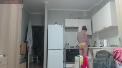 Snapshot of gingermak chatting on December 14, 4:34 am Michelle online show from December 14, 4:34 am