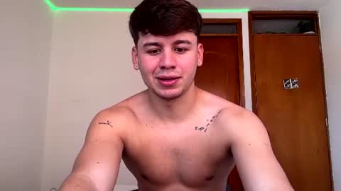 Snapshot of gingertwink_n chatting on July 18, 3:05 pm Josh Mills online show from July 18, 3:05 pm