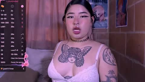 ginmeowuwu online show from December 4, 2:59 pm