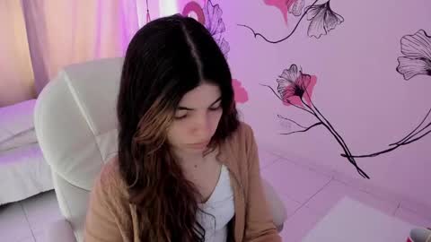 Kendall online show from April 17, 1:58 pm