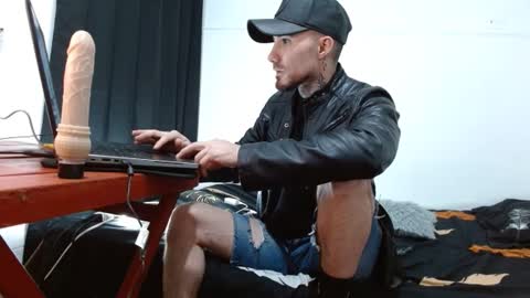 gino_vallen online show from September 24, 8:45 pm