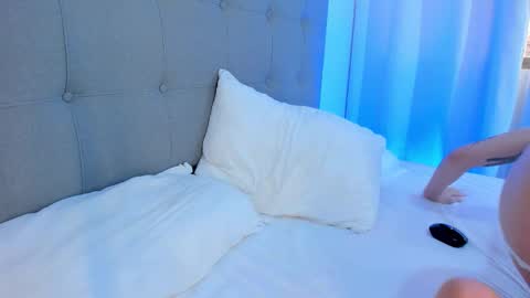 Ginevra online show from October 17, 7:49 pm