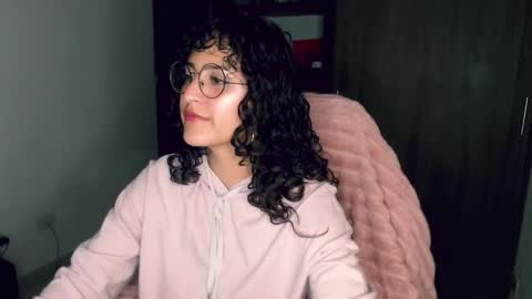 giny_bean online show from February 15, 4:42 am