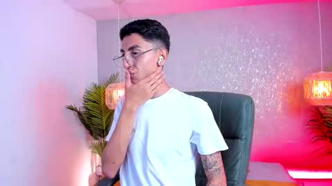 Gio Carangi online show from February 25, 3:16 am