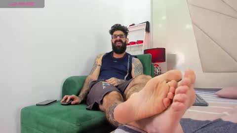 gio_lorenz online show from November 4, 1:32 pm