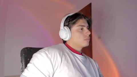 GioRusso online show from April 2, 1:25 am